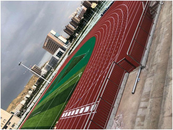 遠(yuǎn)洋環(huán)保塑膠跑道 又建一個(gè)校園混合型跑道標(biāo)桿工程