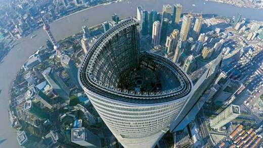 中國“第一高樓”高達(dá)632米，建筑造型出眾，卻有個(gè)“缺點(diǎn)”